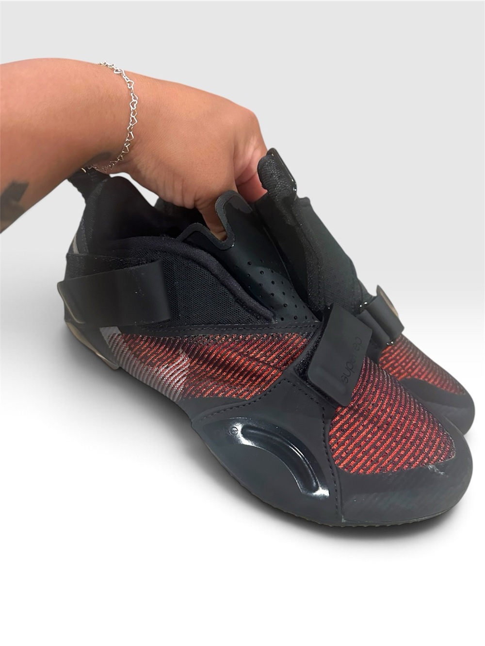 Nike SuperRep Cycle - Women
Cycling Shoes Black/Orange/Red -
US 5.5 CJ0775-008